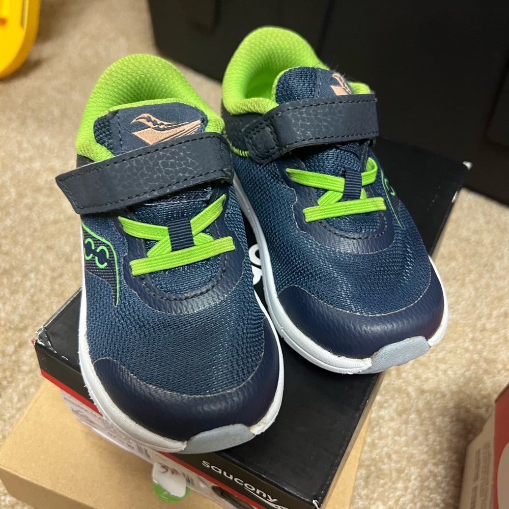 Saucony Kinvarna 14 sneakers